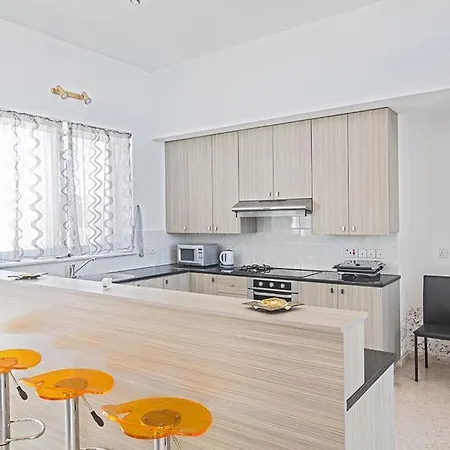 Villa Villa Mavris - Lovely 4 Bedroom Villa With Private Pool In Central Ayia Napa *