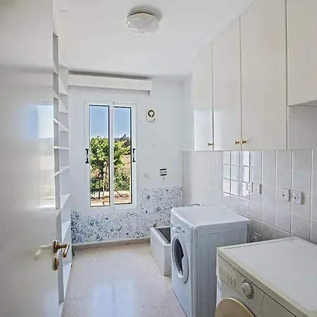 Villa Mavris - Lovely 4 Bedroom Villa With Private Pool In Central Ayia Napa Villa