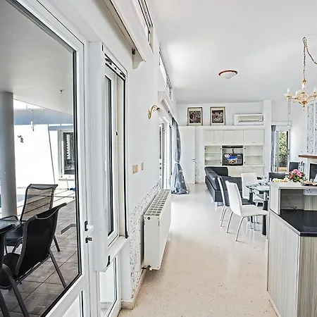 Villa Villa Mavris - Lovely 4 Bedroom Villa With Private Pool In Central Ayia Napa *