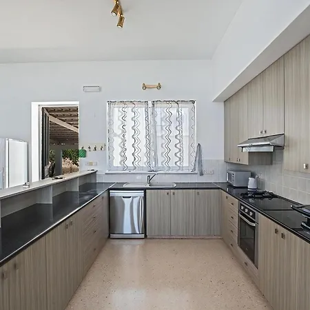 Villa Villa Mavris - Lovely 4 Bedroom Villa With Private Pool In Central Ayia Napa Ayia Napa