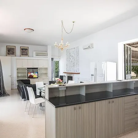 Mavris - Lovely 4 Bedroom With Private Pool In Вилла *