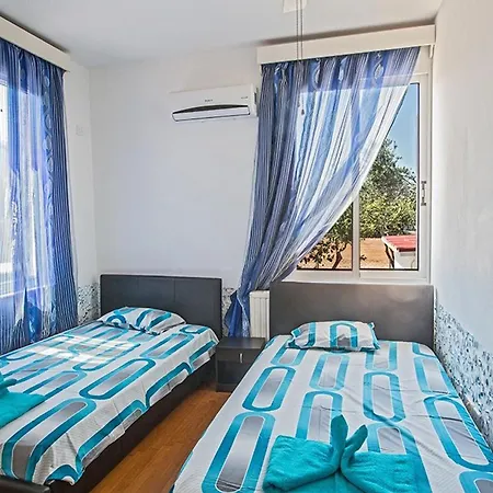 Mavris - Lovely 4 Bedroom With Private Pool In *