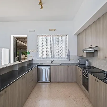 Villa Mavris - Lovely 4 Bedroom With Private Pool In Aya Napa