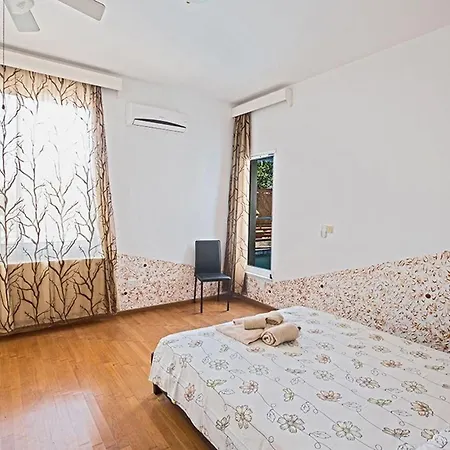 Mavris - Lovely 4 Bedroom With Private Pool In アヤナパ
