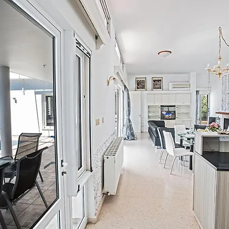 Mavris - Lovely 4 Bedroom With Private Pool In ヴィラ